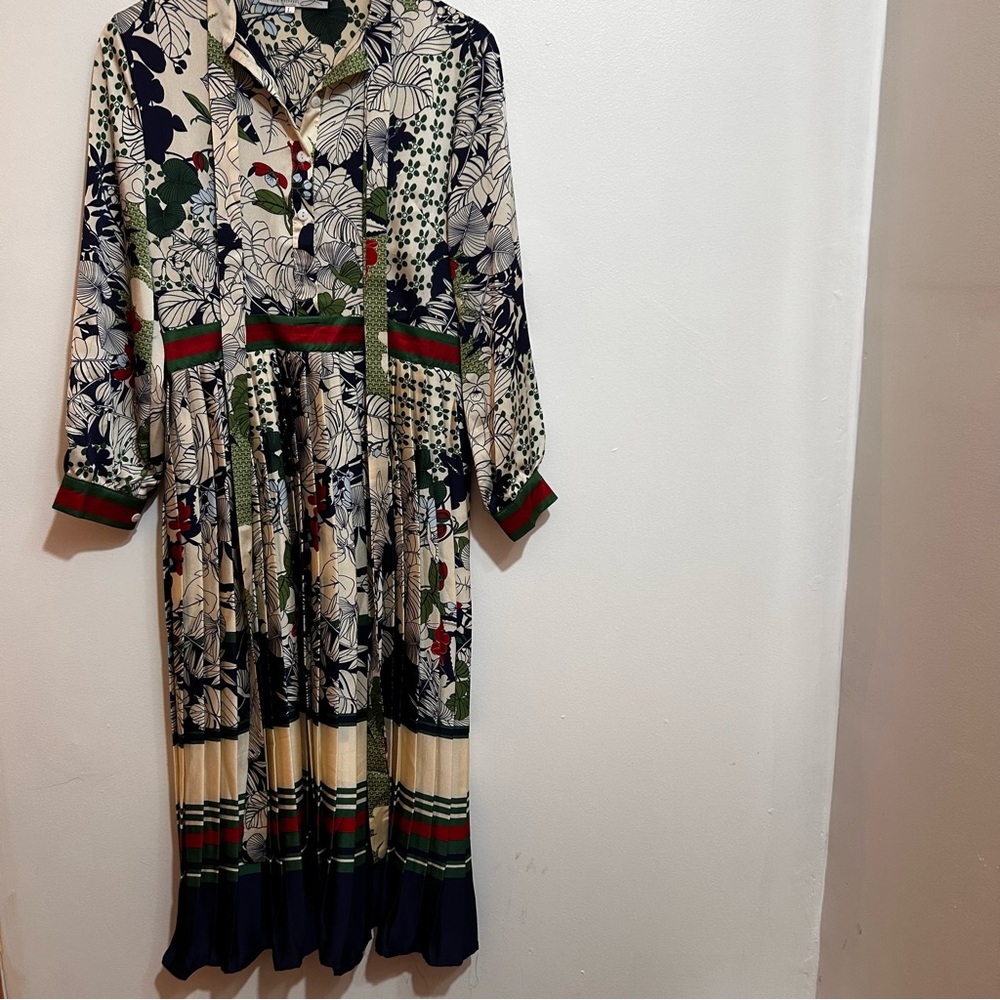 Floral Button-Front Long Sleeve Maxi Dress in Cream and Navy